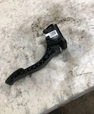 Opel Grandland X Accelerator throttle pedal 9674829180