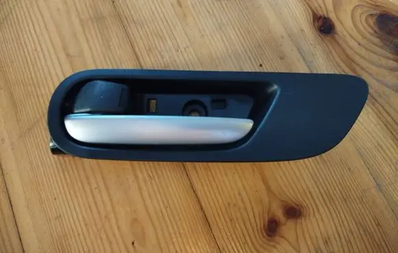 Mazda 3 II Front door interior handle 