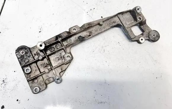 Engine mounting bracket