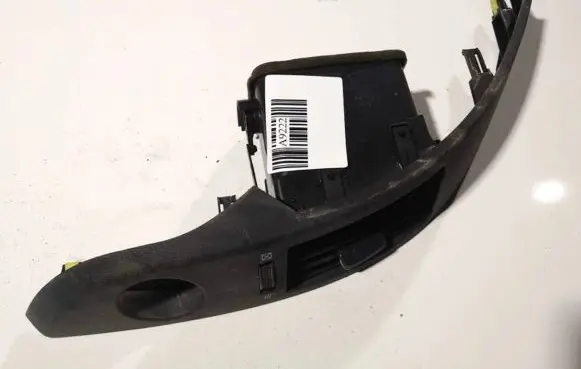 Toyota Corolla Verso AR10 Dash center air vent grill 5568064020 55680-64020