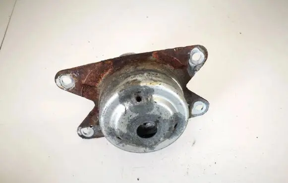 Opel Zafira A Engine mount bracket 90575457