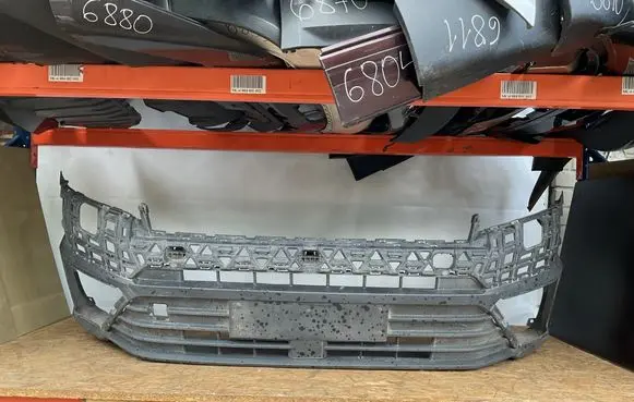 Volkswagen Crafter Front bumper 63325450 7C0807221A