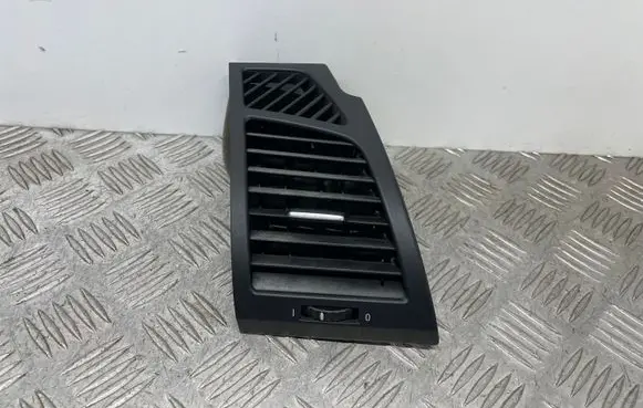 BMW 1 E81 E87 Dashboard side air vent grill/cover trim 7059188