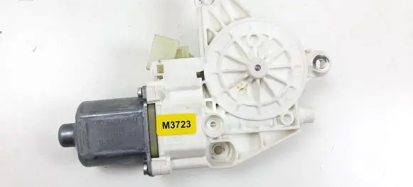 Mercedes-Benz C W204 Front door window regulator motor A2048200242 M3723