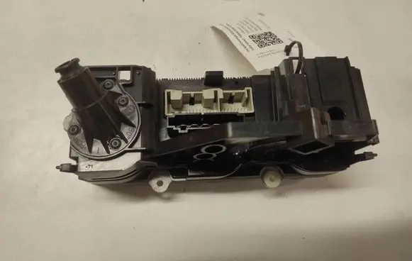 Volkswagen PASSAT B6 Climate control unit