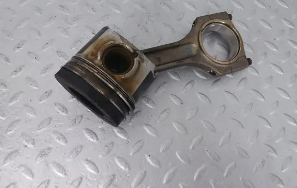 BMW 5 GT F07 Piston with connecting rod 11248508023 11257805329 8508023