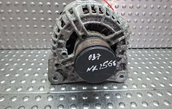 Renault Clio III Generator/alternator S17999568 0124425037