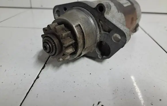 Nissan Primera Starter motor 233008H801 M008T71471