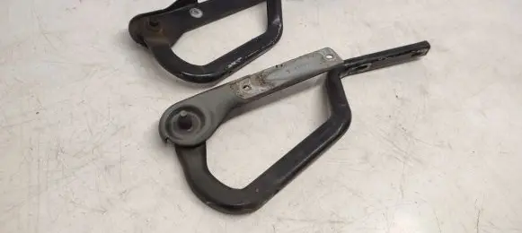 Chrysler Voyager Engine bonnet/hood hinges 04860687AA 04860686AA