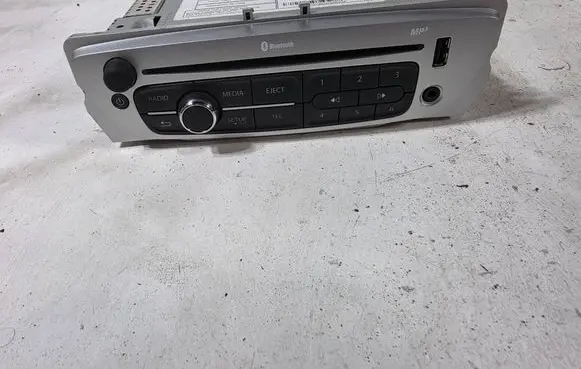 Renault Megane III Radio/CD/DVD/GPS head unit 281152275R 10R0311174