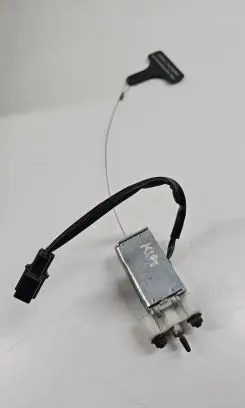 KIA Sorento Fuel tank cap lock 