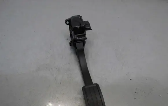 Peugeot 307 Accelerator throttle pedal 9836042080