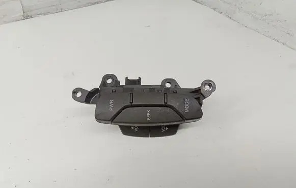 Chevrolet Captiva Steering wheel buttons/switches 96628528