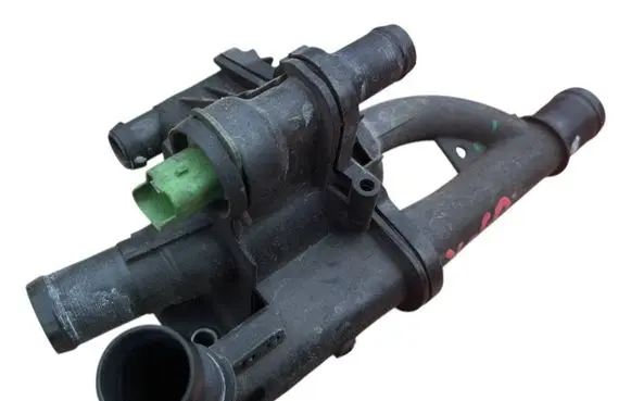 Volvo V60 Thermostat/thermostat housing 9670253780