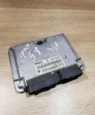 Opel Vectra B Engine control unit/module ECU 0281010271