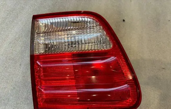 Mercedes-Benz E W210 Tailgate rear/tail lights 2108205964 A2108205964