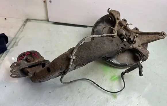 BMW 3 E46 Rear wheel hub spindle/knuckle 54545
