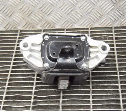 Hyundai Tucson TL Engine mount bracket 21830D7000