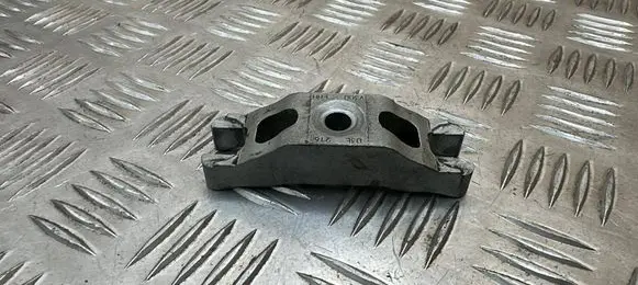 Skoda Octavia Mk3 (5E) Fuel Injector clamp holder 03L216
