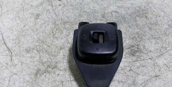 Mazda 3 I Wing mirror switch 03200320 BJOE66600