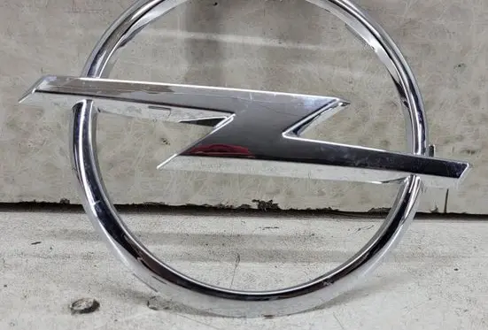 Opel Corsa D Manufacturer badge logo/emblem 93190995