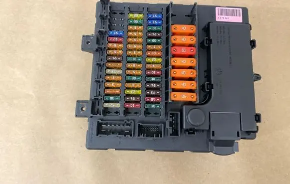 BMW Z4 E85 E86 Fuse module 6905228 6978265 6911922