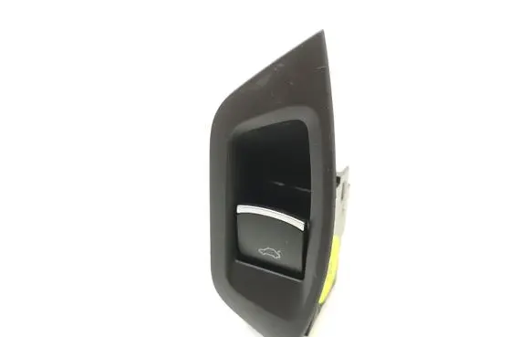 Volkswagen PASSAT B7 USA Tailgate opening switch 561863347
