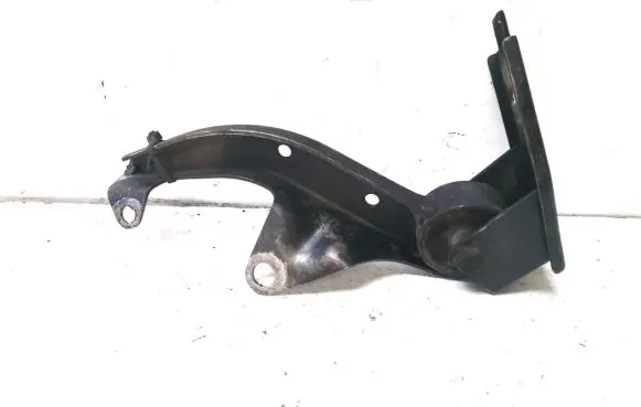 BMW 7 E65 E66 Engine mount bracket