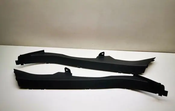 Mercedes-Benz C W204 Rear seat side bottom trim A2046903825 A2046903725