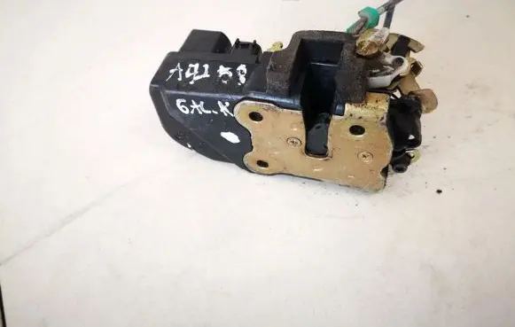 Chrysler Sebring (ST-22 - JR) Rear door lock