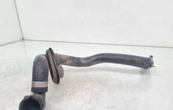 Volkswagen PASSAT B5 Engine coolant pipe/hose 8D0819373N