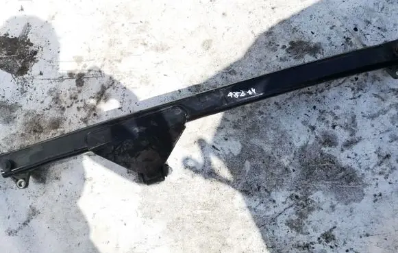 Volvo S60 Engine mount bracket