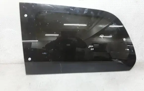 KIA Carnival Rear side window
