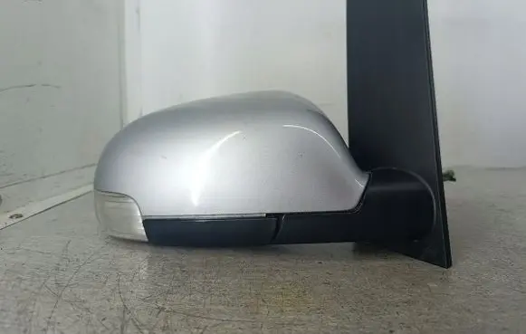 Volkswagen Touran I Front door electric wing mirror 