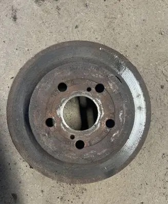 Toyota Avensis T220 Rear brake disc