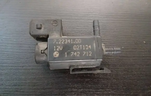 BMW 5 E39 Turbo solenoid valve 72234100 02T134 1742712