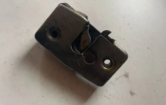 Volkswagen Transporter - Caravelle T4 Sliding door lock 701843604A