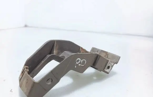 Audi A4 S4 B6 8E 8H Fender mounting bracket 8E0853922B