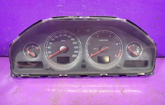 Volvo S60 Speedometer (instrument cluster) 