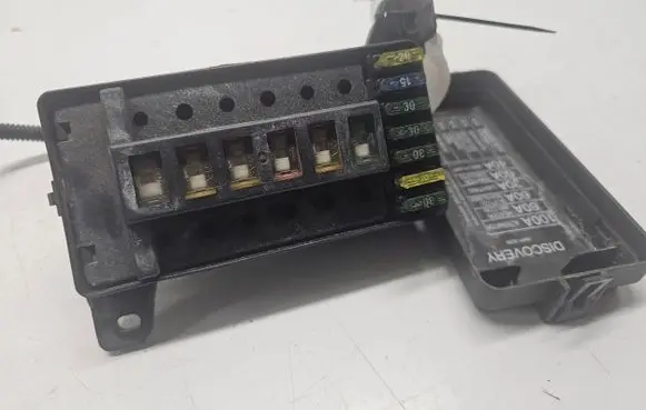 Land Rover Discovery Fuse module AMR1553