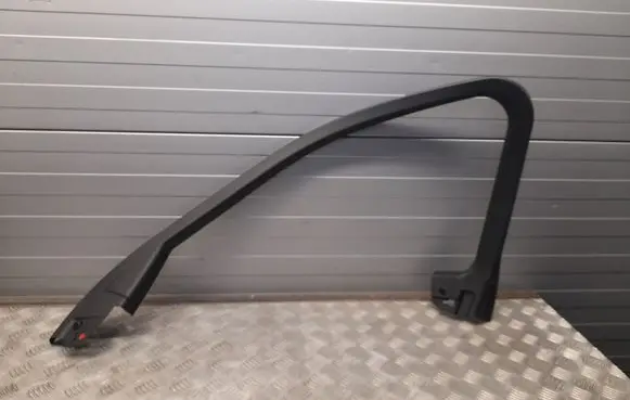 Alfa Romeo Stelvio Front door window/glass frame 156129047