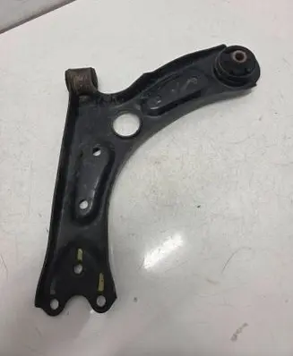Hyundai i30 Front lower control arm/wishbone 