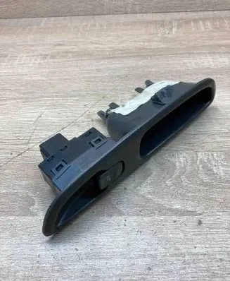 Volvo V70 Electric window control switch 9472275 02W464