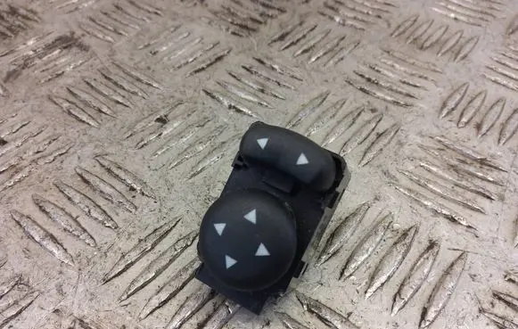 Fiat 500 Wing mirror switch A223