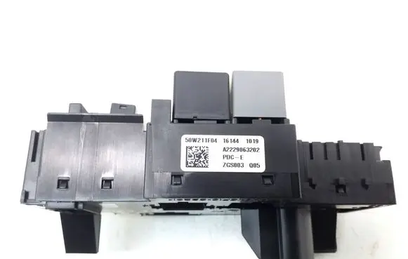 Mercedes-Benz C W205 Fuse module A2229063202