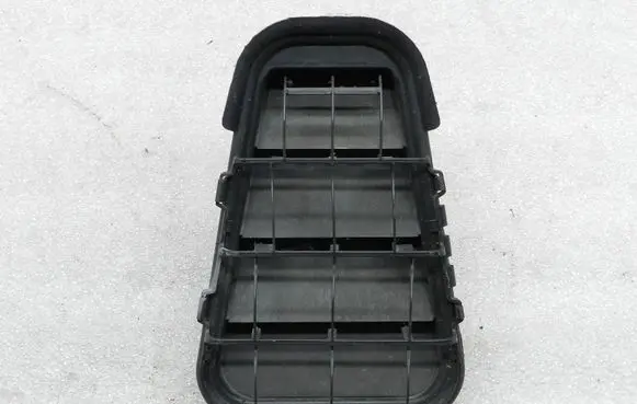 Audi A6 S6 C7 4G Quarter panel pressure vent 4G5819161A 4G5819161