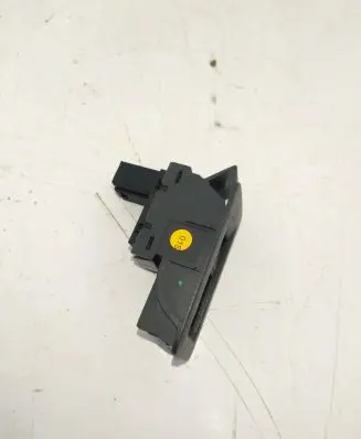 Volkswagen Golf Plus Fuel tank opening switch 5M0959551