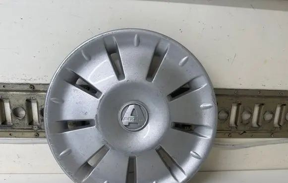 Aixam City III R13 wheel hub/cap/trim ART52513