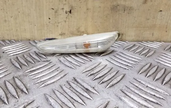 BMW X3 E83 Front fender indicator light 3418447
