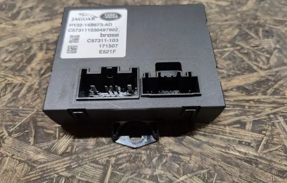 Land Rover Discovery 5 Tailgate/trunk control unit/module HY3214B673AD